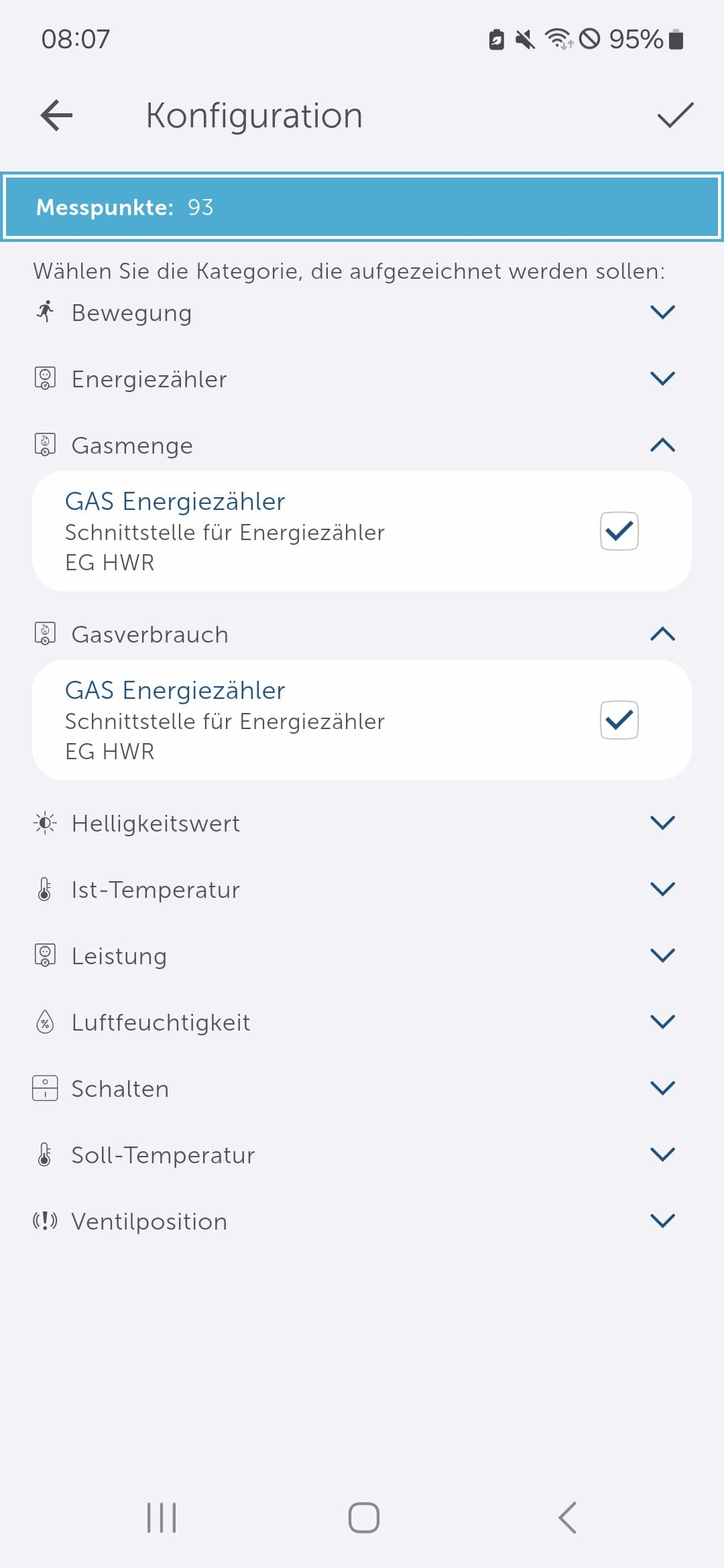 Bild 27: Wenn bereits  Aufzeichnungen anderer  Geräte aktiv sind, müssen Sie über das Dreipunkte-Menü die  Konfiguration der Messdatenpunkte vornehmen. Die Schnittstelle für Gaszähler bietet Ihnen zwei Messdatenpunkte an , welche aktiviert werden können.  Den  Gasverbrauch und die  Gasmenge.