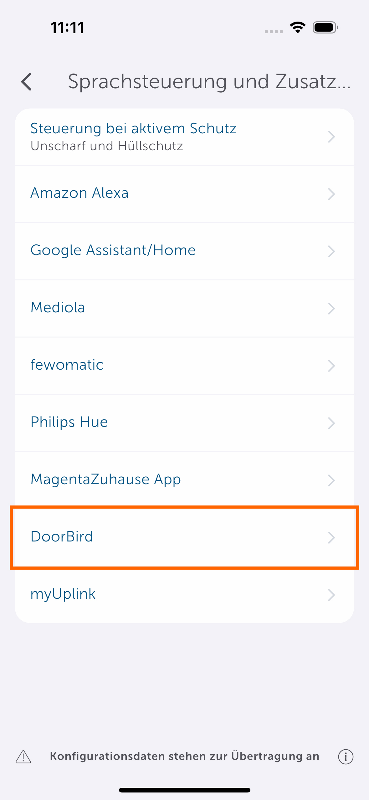 Bild 3: Öffnen Sie die Homematic IP App und navigieren Sie zu Mehr → Sprachsteuerung und Zusatzdienste. Wählen Sie dort den Eintrag „DoorBird“.