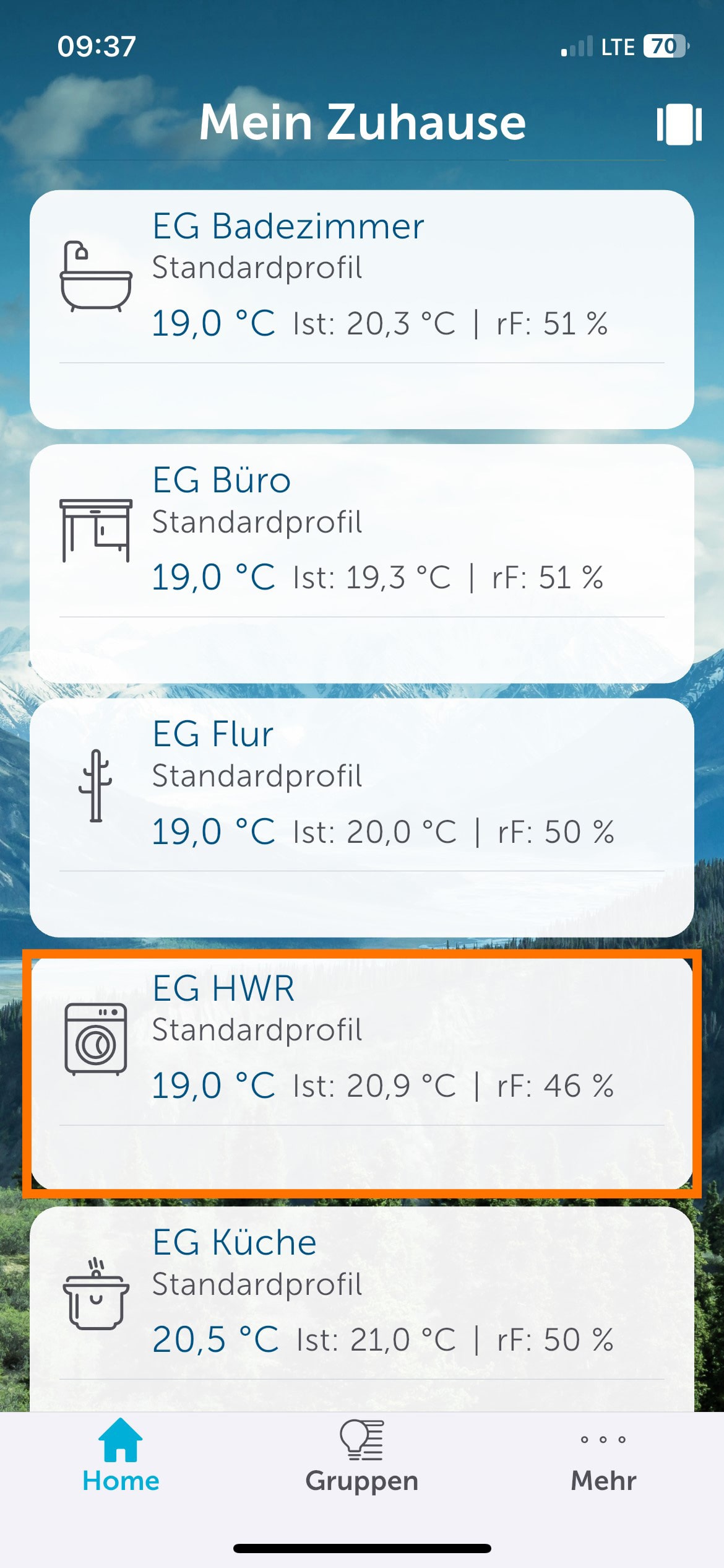 Bild 23: Um den aktuellen  Zählerstand einzusehen,  öffnen Sie die Homematic IP App („Home“) und tippen Sie den zugeordneten Raum des  Energiesensors für Gas an. Dies kann zum Beispiel der Hauswirtschaftsraum (HWR) sein.